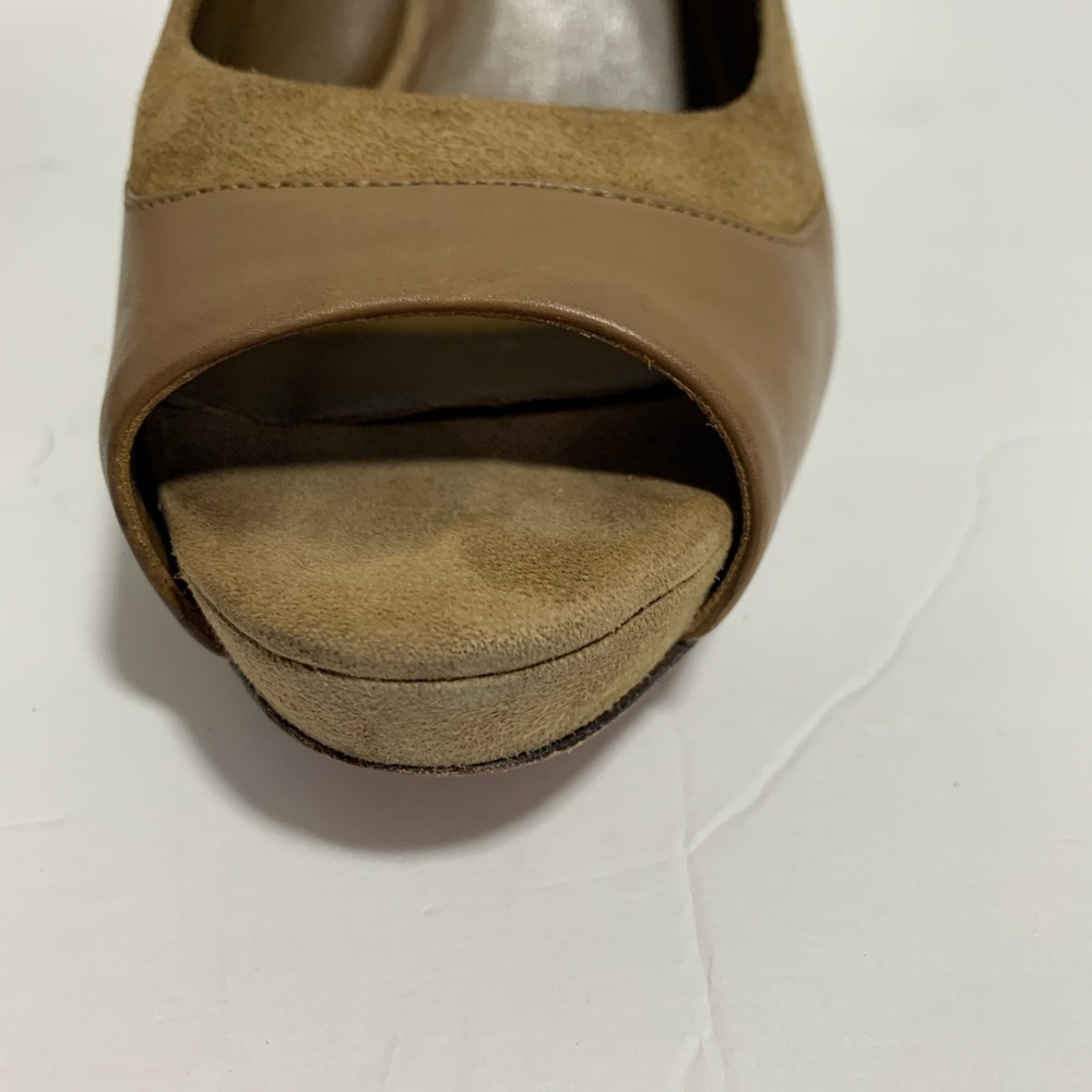 Banana Republic Leather Peep Toe Pump Heel… - Picture 6 of 8